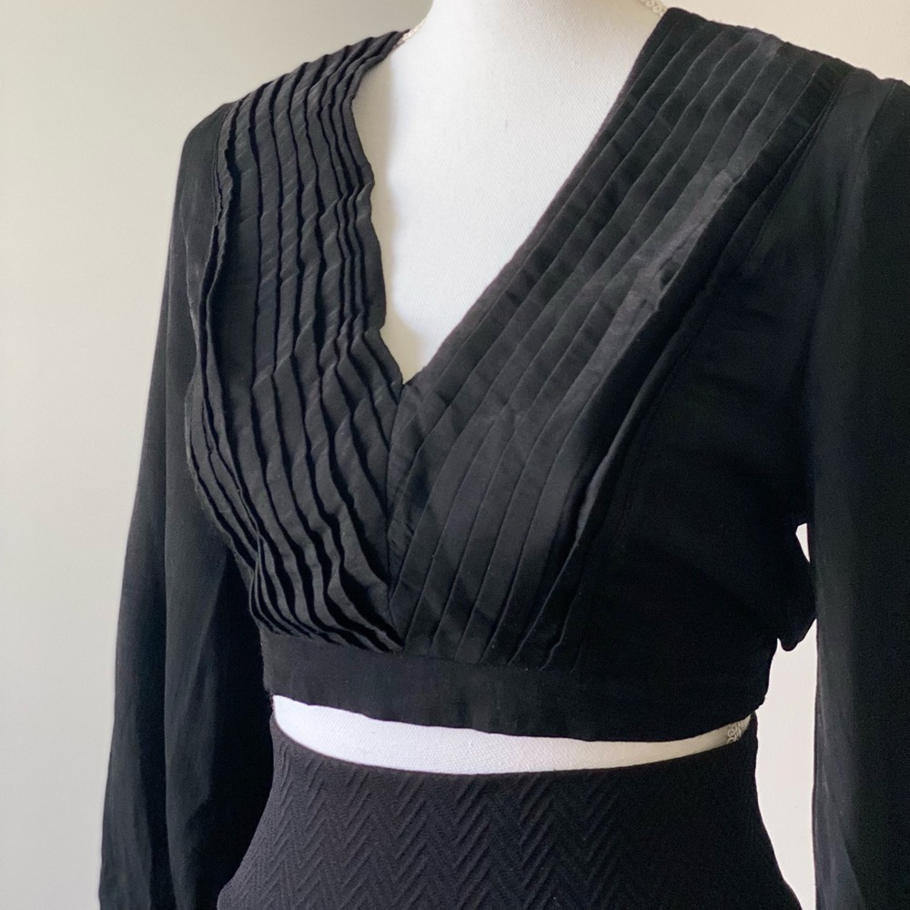 VALIJA Long Sleeve Crop Top